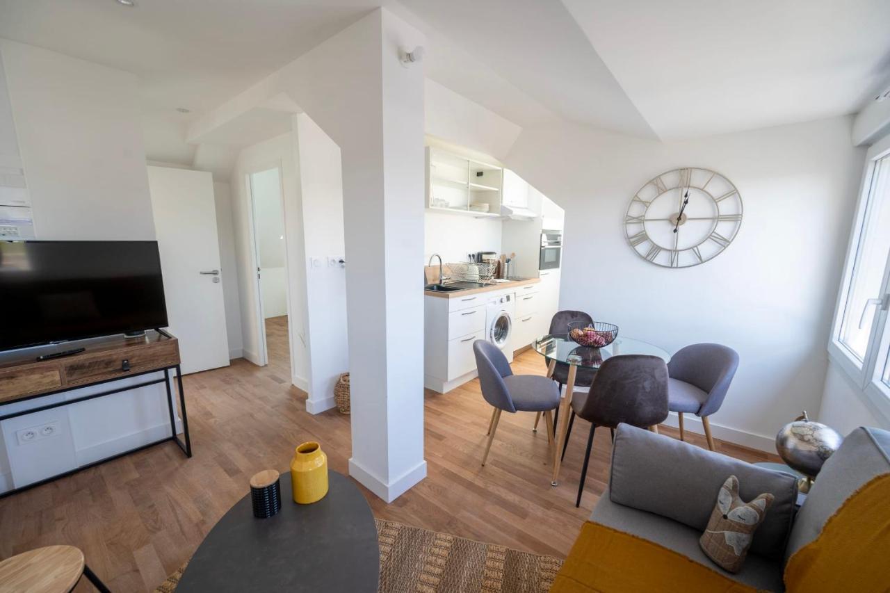 Le Poulorio 12 - T2 - Proche Gare - Dernier Etage By Locly Appartement Lorient Buitenkant foto
